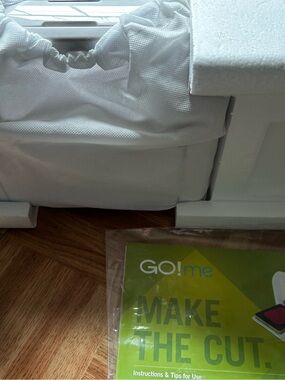 Accuquilt Go! Me Fabric Quilt Cutter Starter Set Machine New